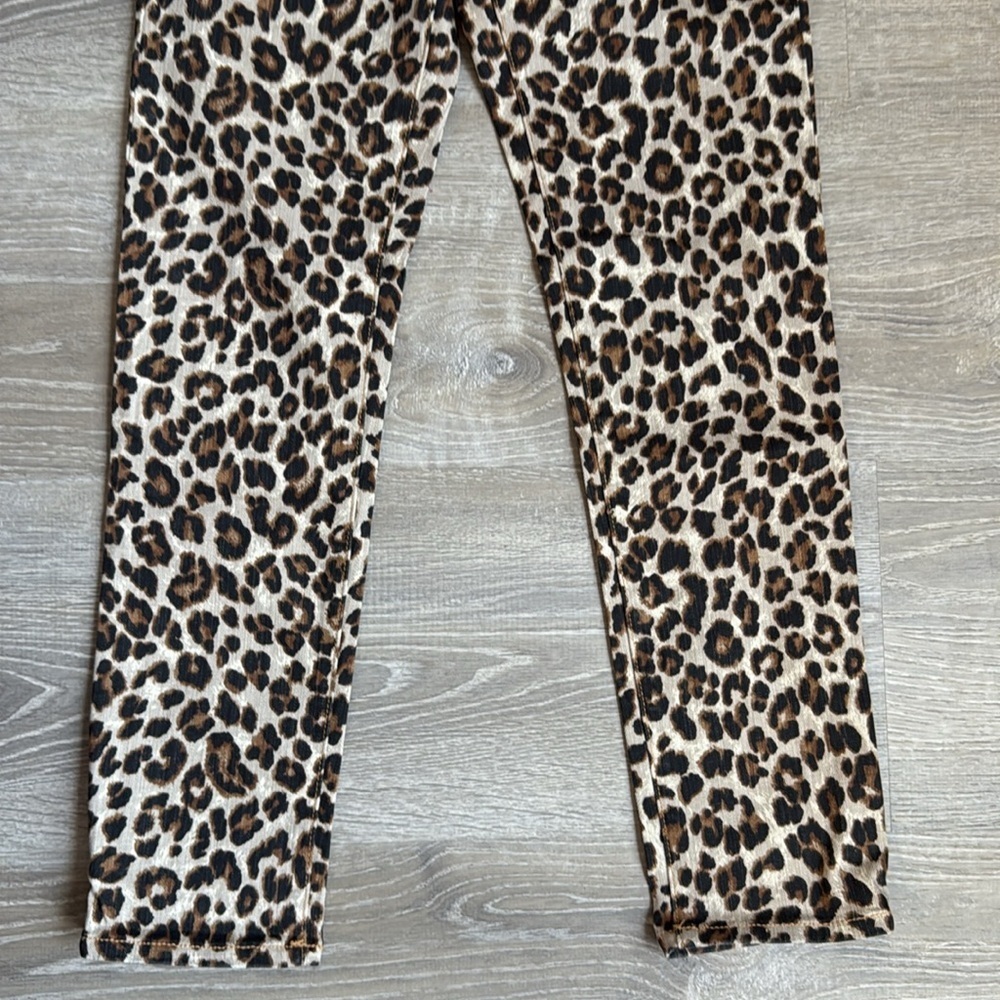 VERONICA BEARD Debbie Leopard Button Front Skinny… - image 5